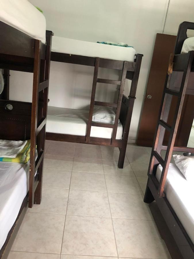 New Memphis Hostal Μεντεγίν Εξωτερικό φωτογραφία
