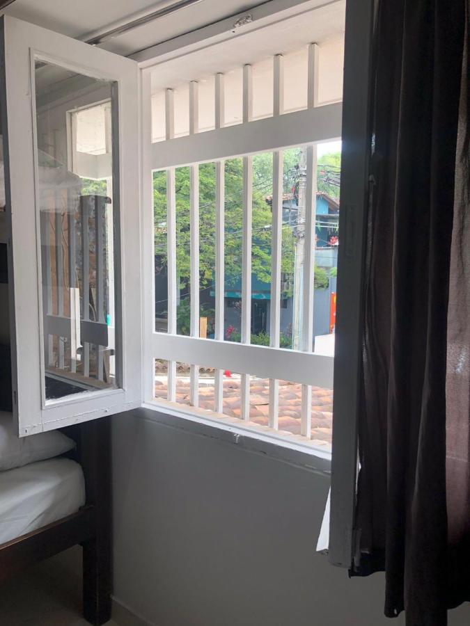 New Memphis Hostal Μεντεγίν Εξωτερικό φωτογραφία