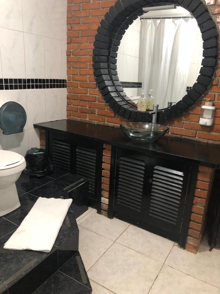 New Memphis Hostal Μεντεγίν Εξωτερικό φωτογραφία