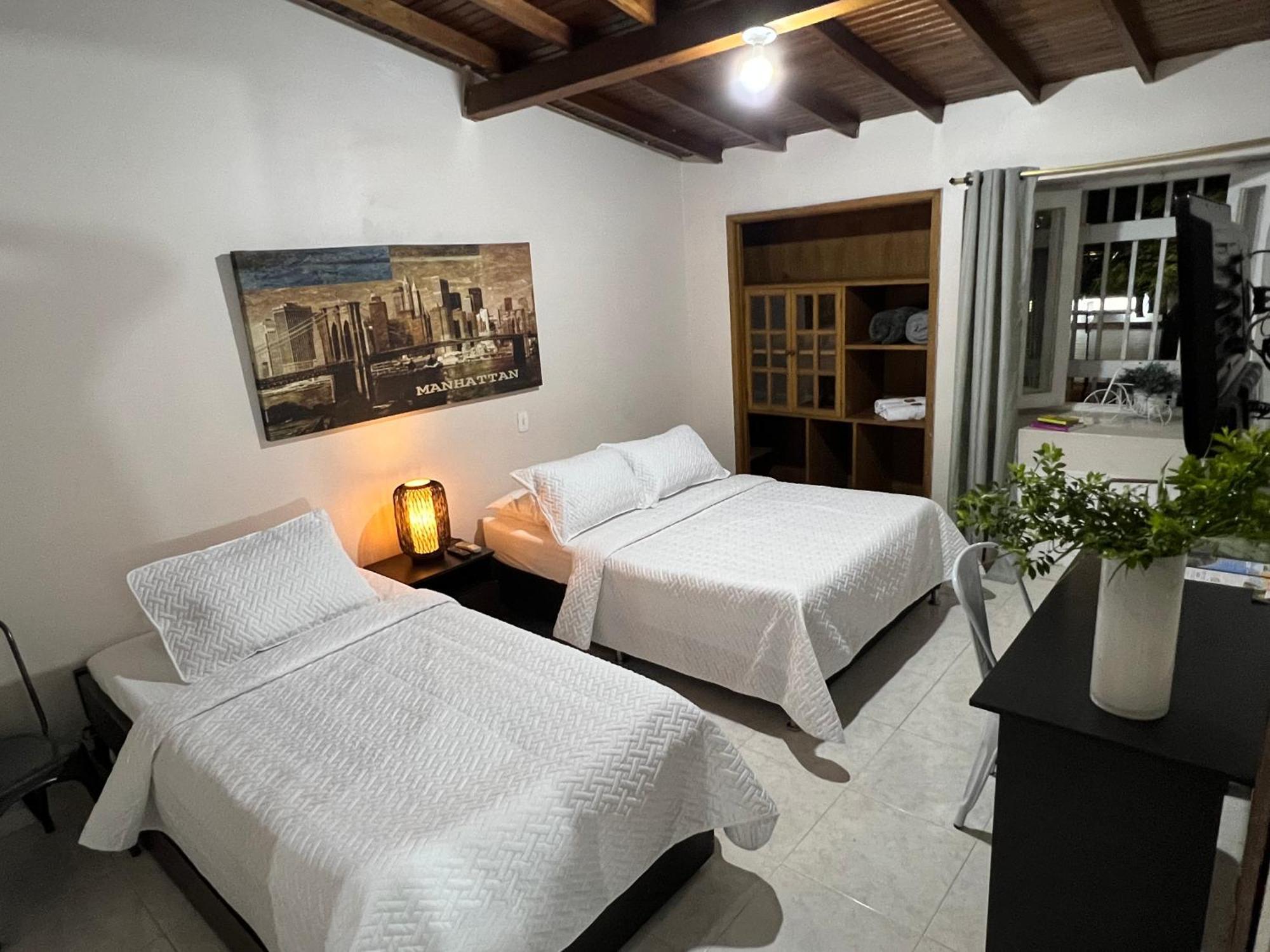 New Memphis Hostal Μεντεγίν Εξωτερικό φωτογραφία